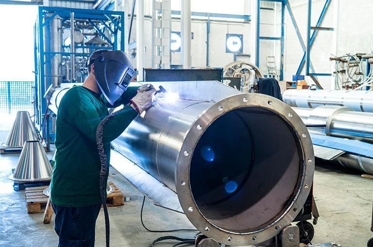 Instalacja przemysłowa prowadzona wewnątrz zakładu produkcyjnego