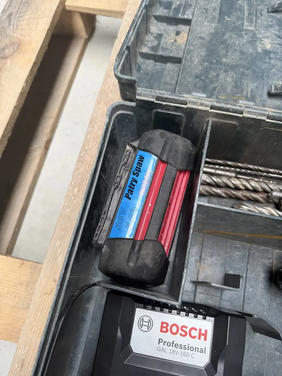 Akumulator Bosch 36 V 6 Ah i ładowarka Bosch Professional GAL 18V-160 C