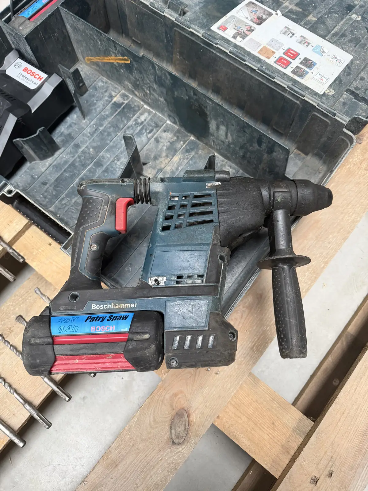 Boschhammer GBH 36 VF-LI Plus z systemem Vibration Control