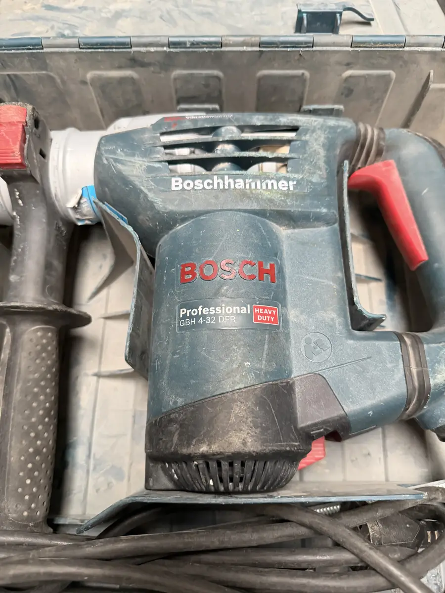 Oznaczenie modelu Bosch Professional GBH 4-32 DFR i system Vibration Control
