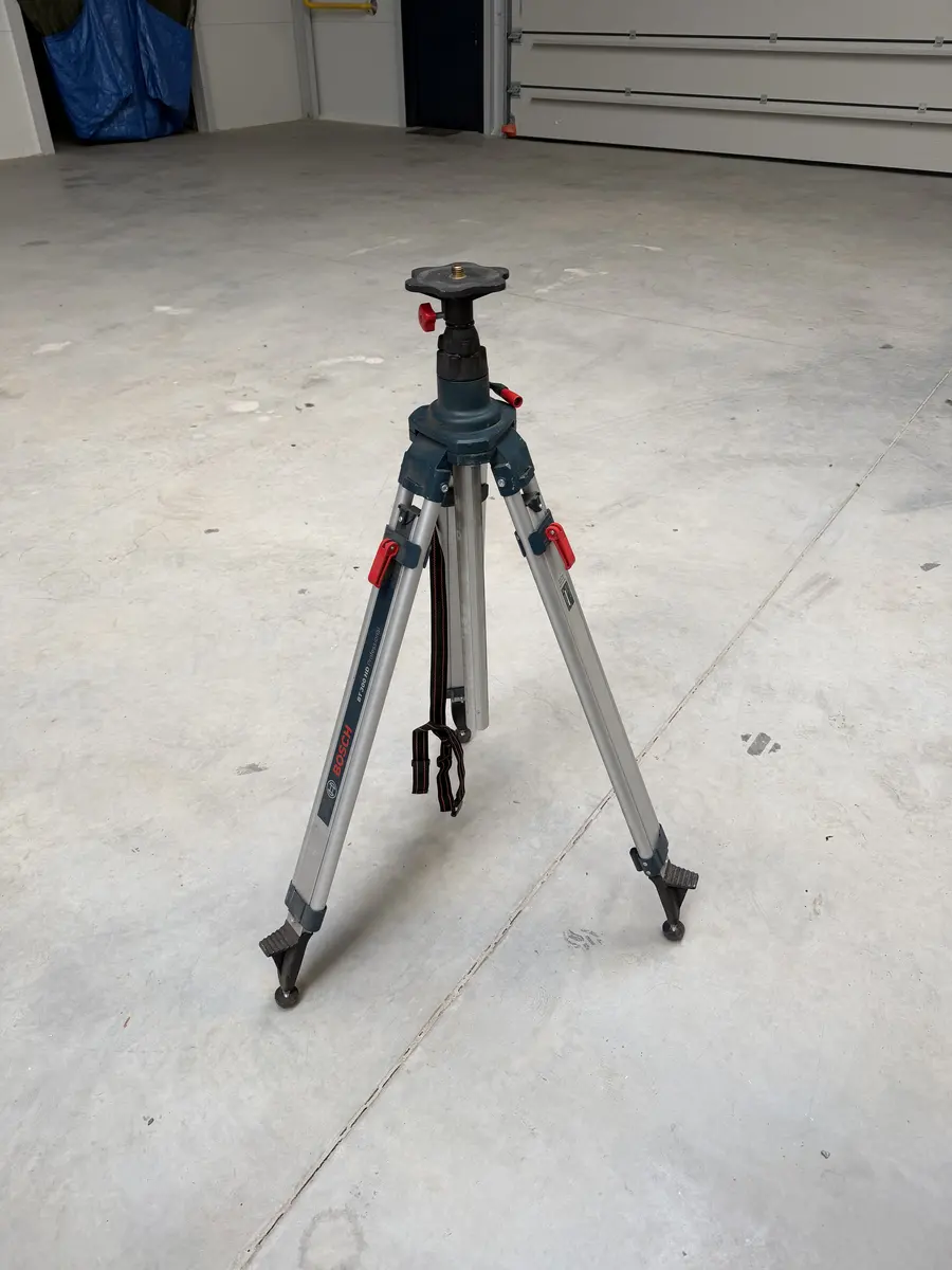 Laser rotacyjny Bosch GRL 500 HV ze statywem BT 300 HD