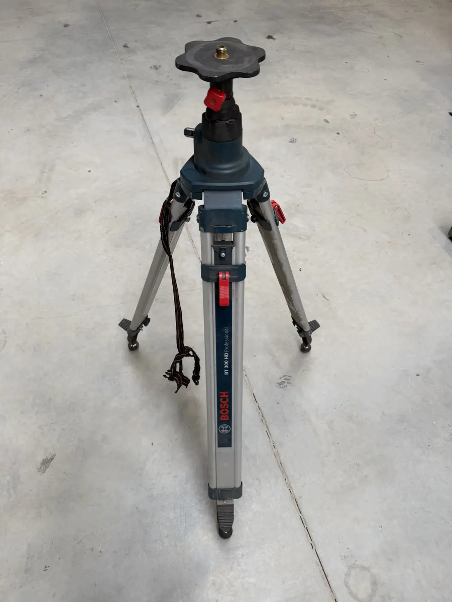 Regulowany statyw Bosch BT 300 HD z gwintem 5/8 cala