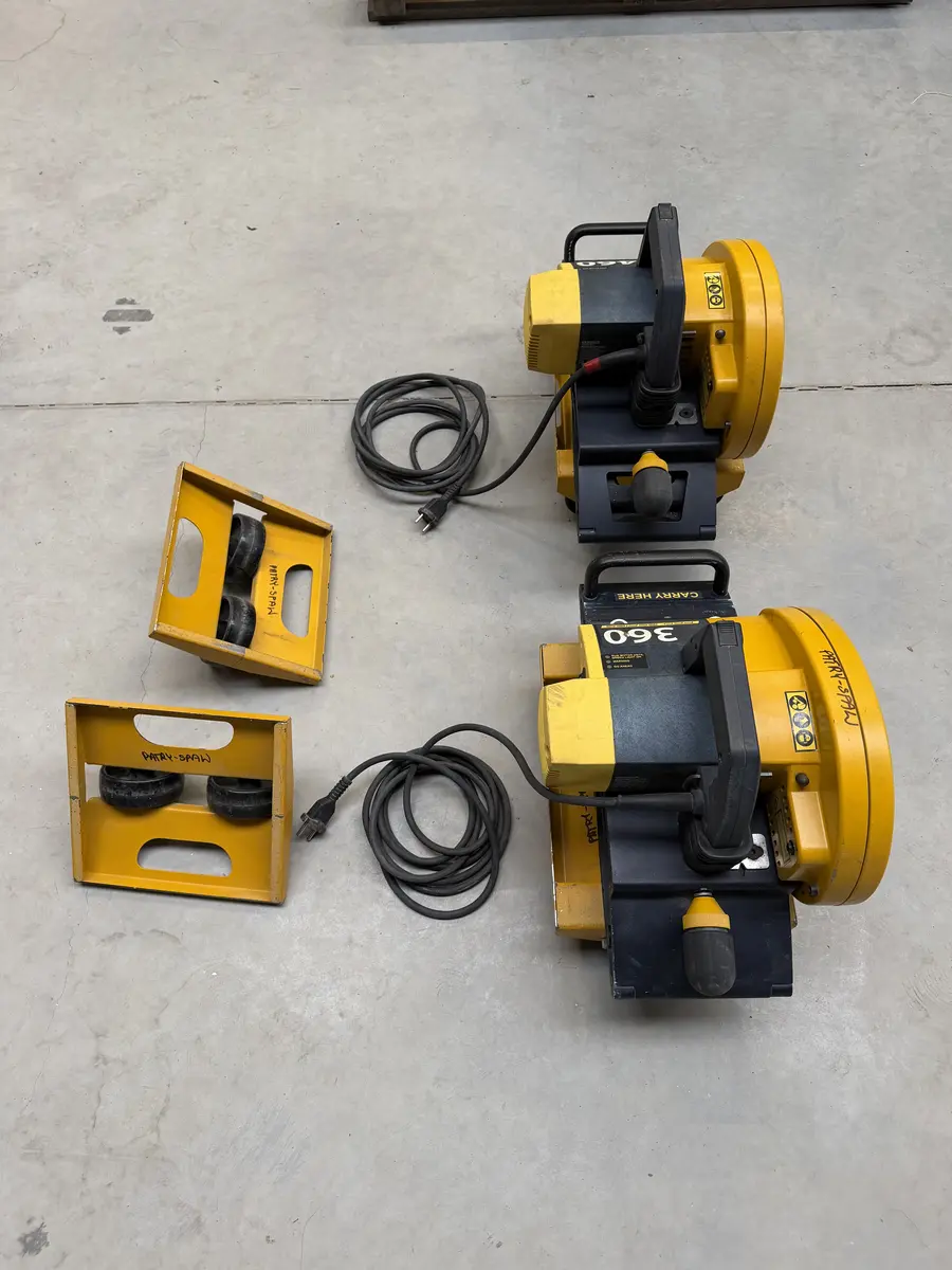 Przecinarka Exact PipeCut 360 Pro Series obok modelu 460