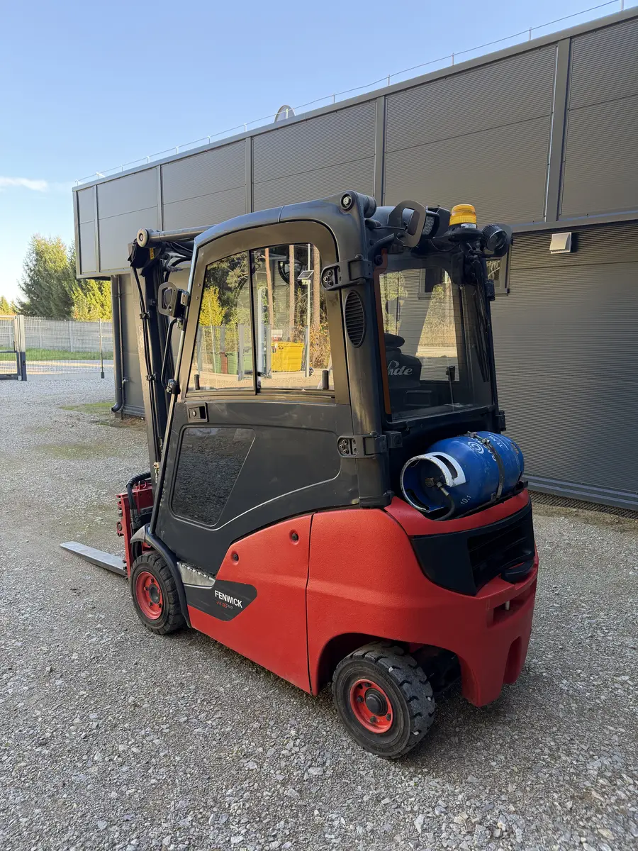 Tył i instalacja LPG wózka widłowego Fenwick Linde H16T-02