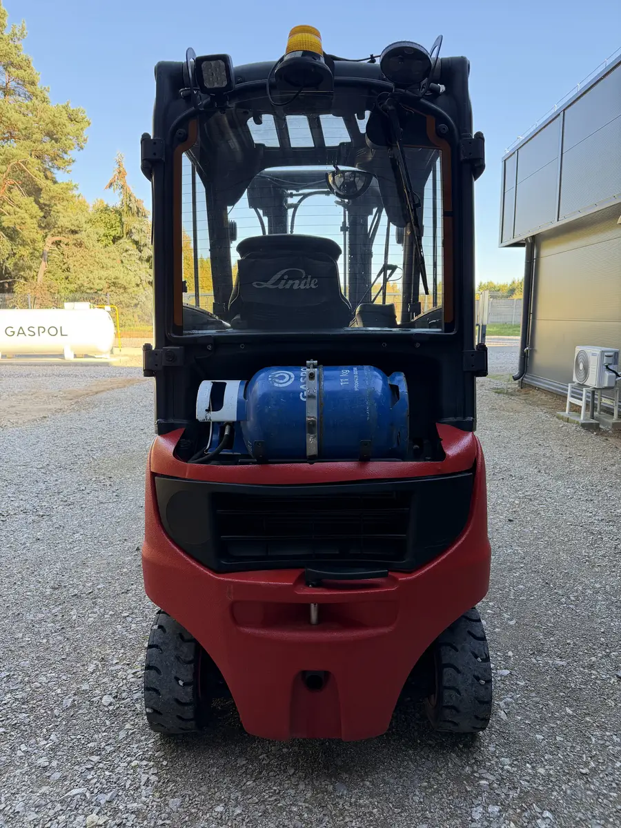 Butla LPG i tylne oświetlenie wózka Fenwick H16T-02