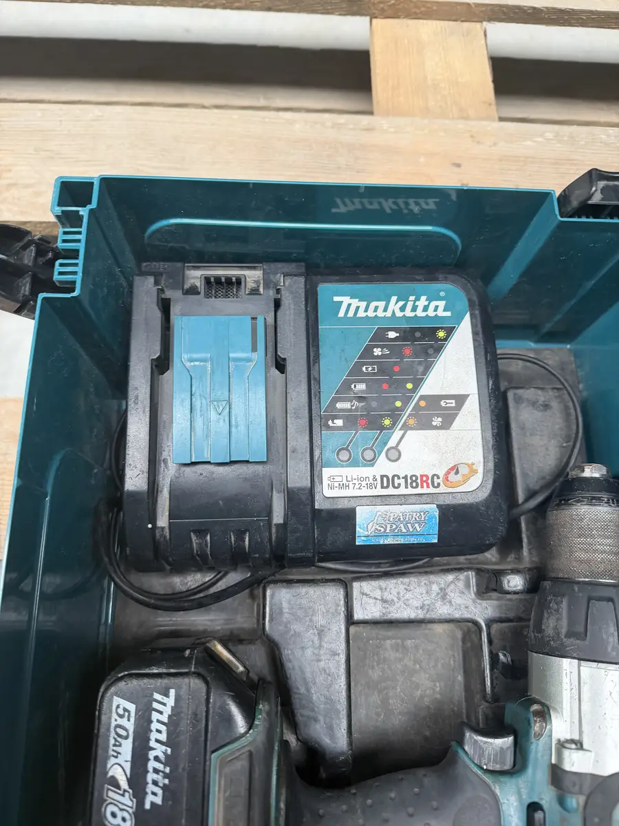 Szybka ładowarka Makita DC18RC do akumulatorów LXT