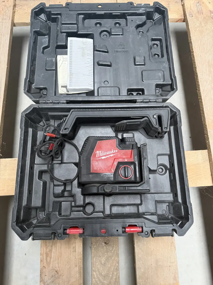 Laser krzyżowy Milwaukee L4 CLLP