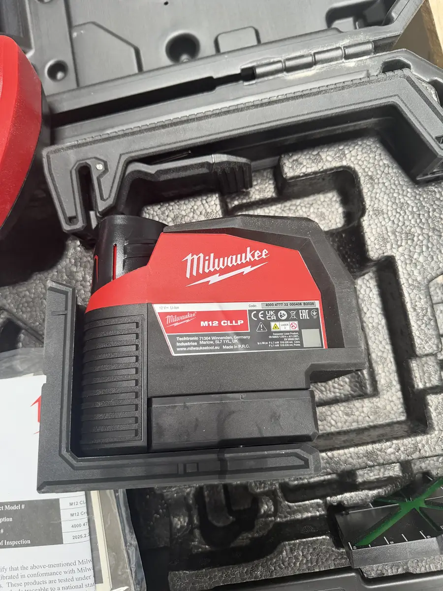 Tabliczka znamionowa lasera Milwaukee M12 CLLP 12 V