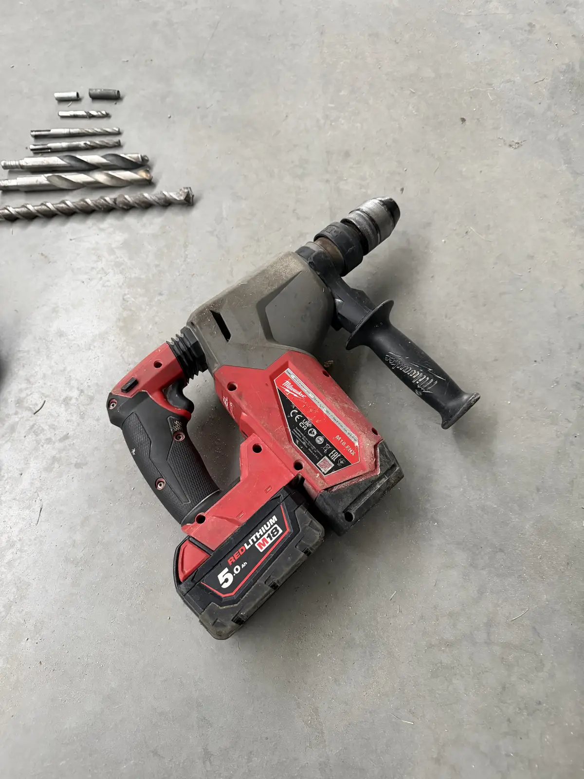 Milwaukee M18 FHX z akumulatorem REDLITHIUM 5,0 Ah i osprzętem