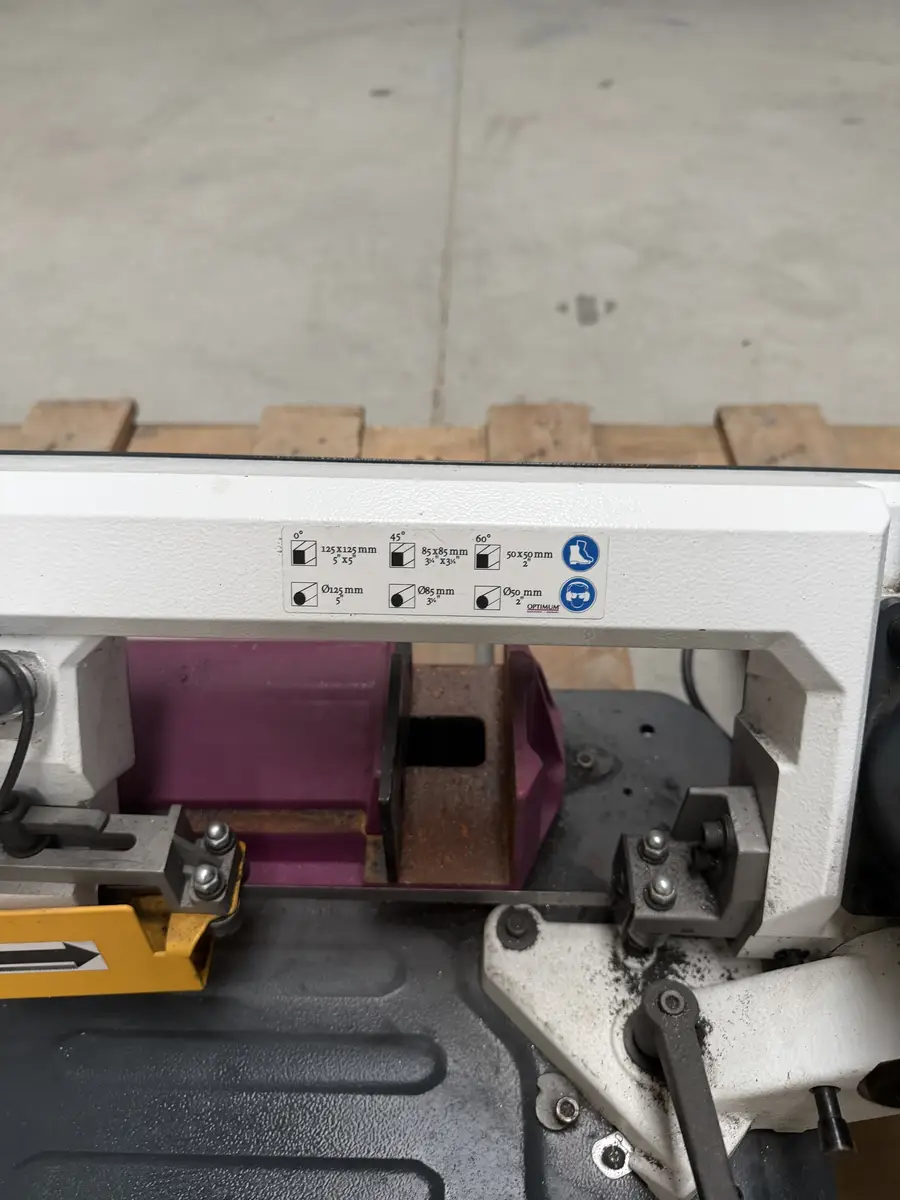 Strefa cięcia i tabela wydajności przecinarki Optimum OPTIsaw S 131 GH
