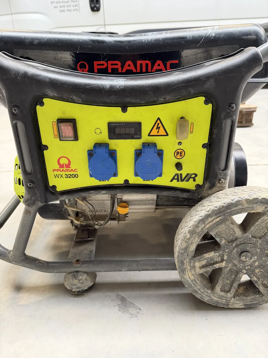 Panel agregatu Pramac WX 3200 z dwoma gniazdami 230 V
