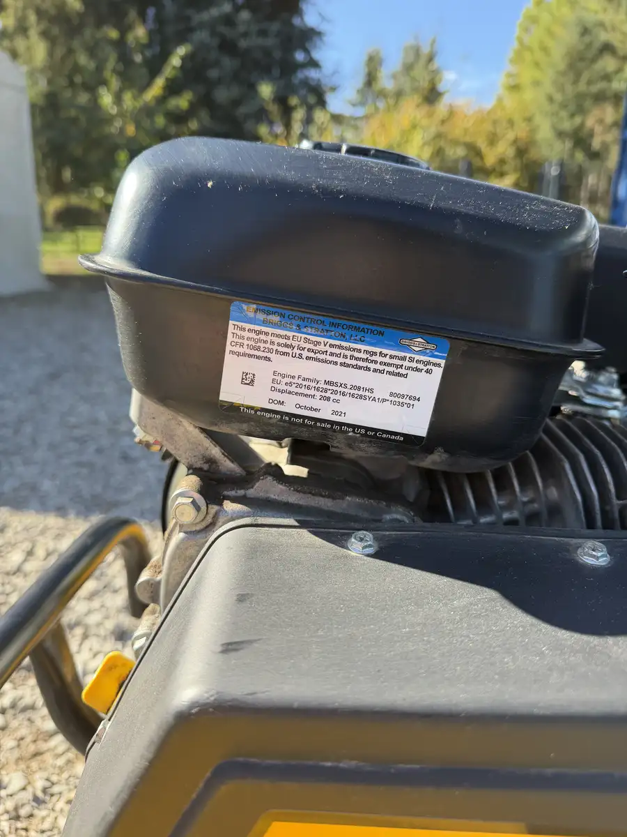 Oznaczenie silnika Briggs & Stratton zamontowanego w VEGA VT-55