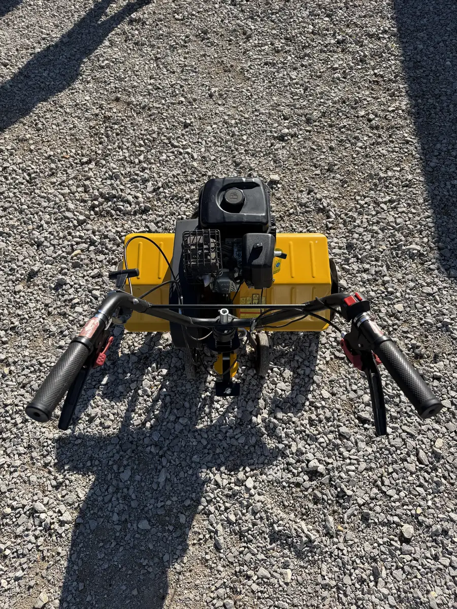 Kierownica z dźwigniami napędu glebogryzarki VEGA VT-55