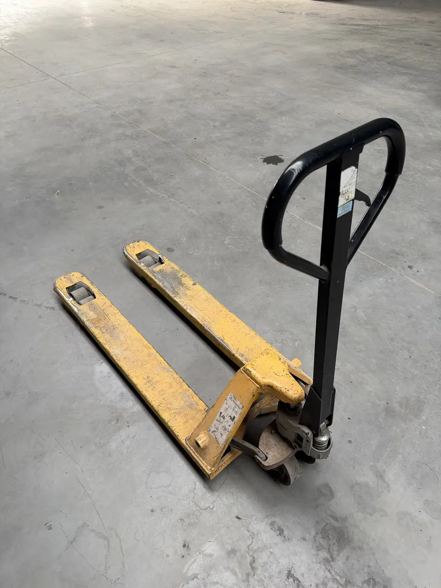 Hydrauliczny układ podnoszenia i dyszel wózka paletowego