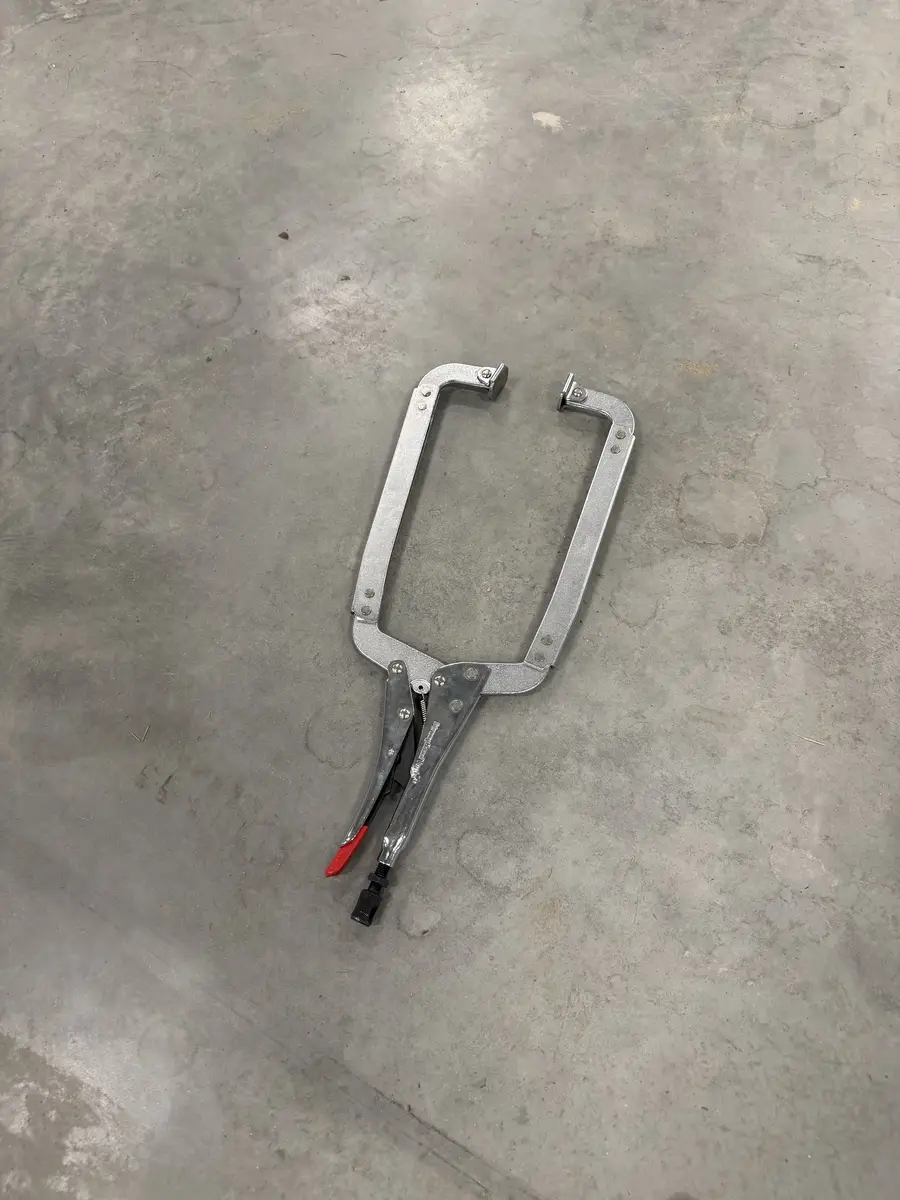 Zacisk spawalniczy Strong Hand Tools PR18S z obrotowymi stopkami
